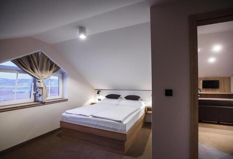 Семейный Номер Вид на Море, Luxury Suites Bellevue