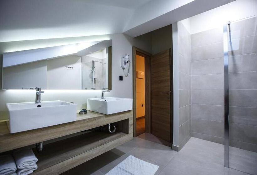 Семейный Номер Вид на Море, Luxury Suites Bellevue