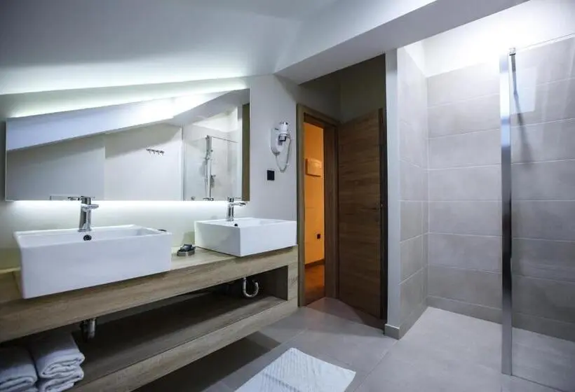 オーシャンビューファミリールーム, Luxury Suites Bellevue