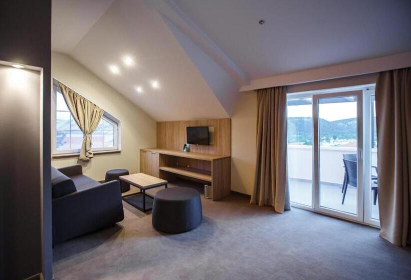 Семейный Номер Вид на Море, Luxury Suites Bellevue