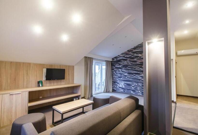 Семейный Номер Вид на Море, Luxury Suites Bellevue