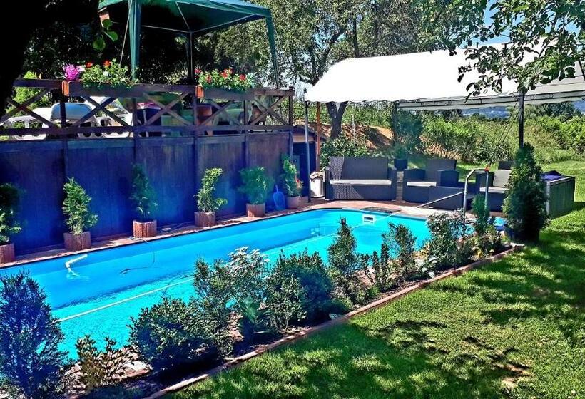 1 Szobás Apartman Terasszal, Penzion Hugo