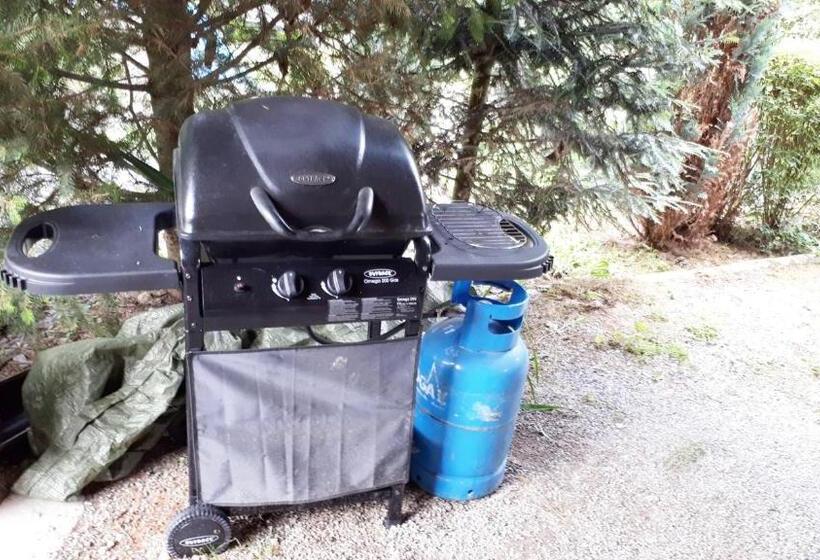 1 Szobás Apartman Terasszal, Penzion Hugo