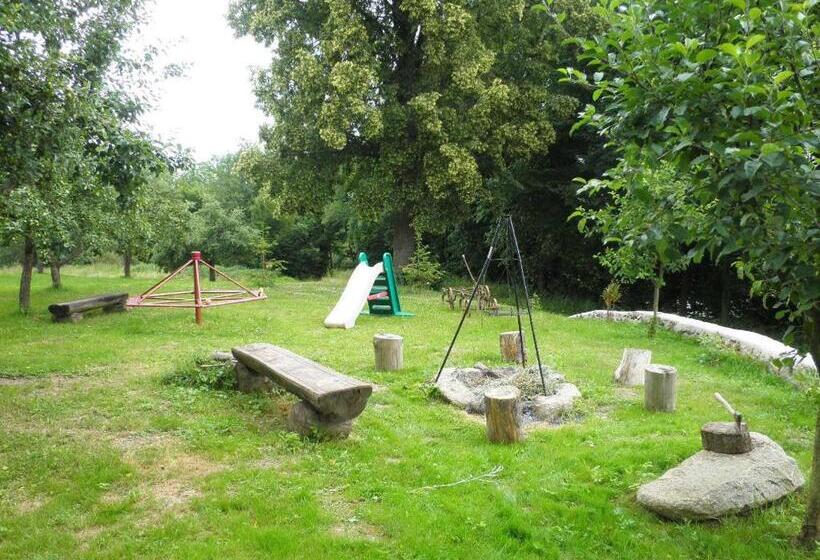 1 Szobás Apartman Földszinten, Penzion Hugo