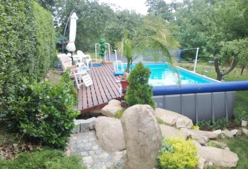 1 Szobás Apartman Földszinten, Penzion Hugo