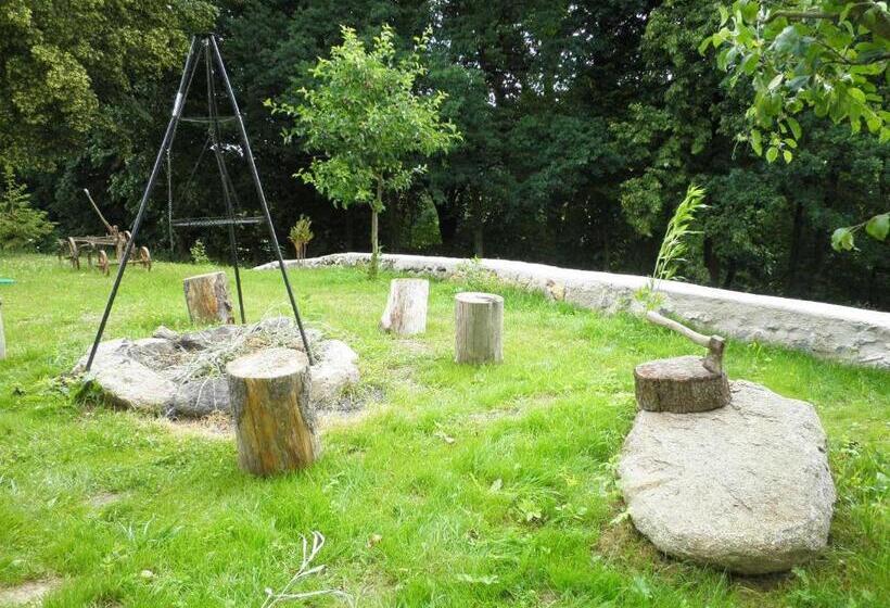 1 Szobás Tetőtéri Apartman, Penzion Hugo