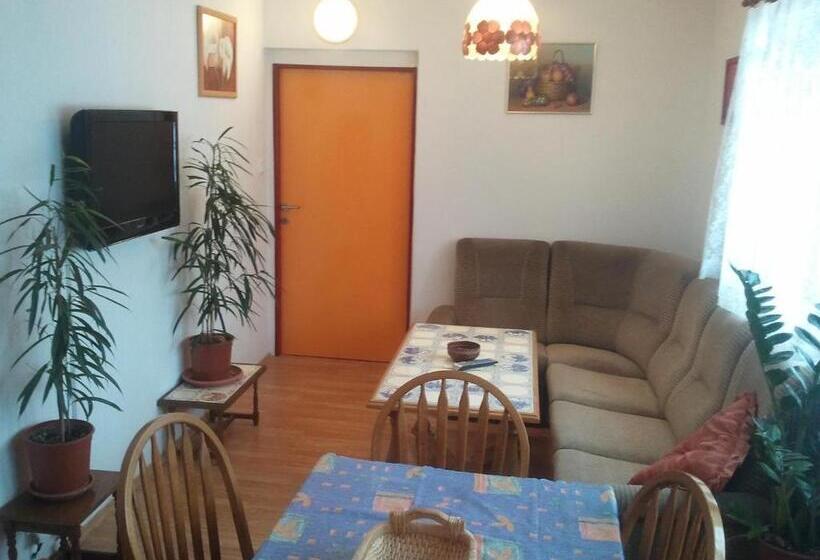 Standard Szoba, Penzion Hugo