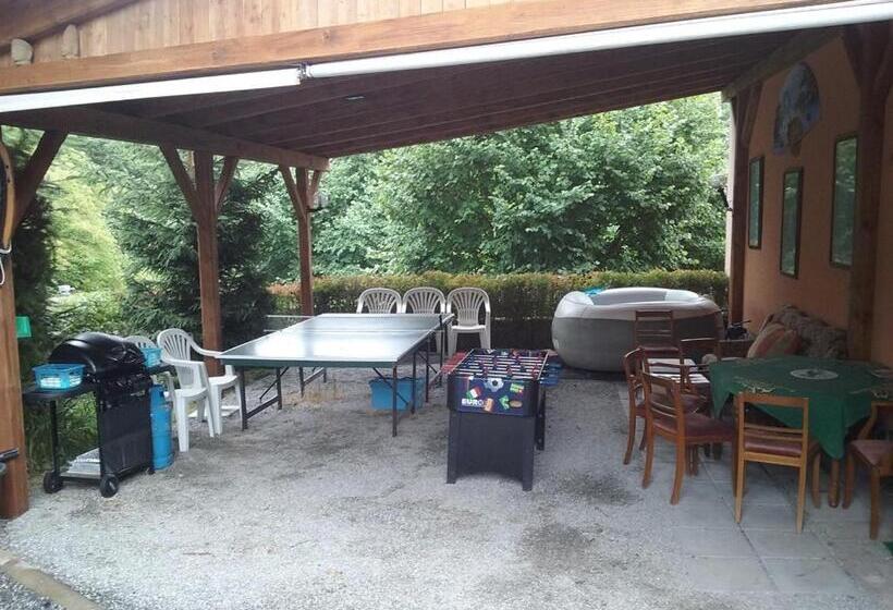 Egyágyas Standard Szoba Megosztott Fürdővel, Penzion Hugo