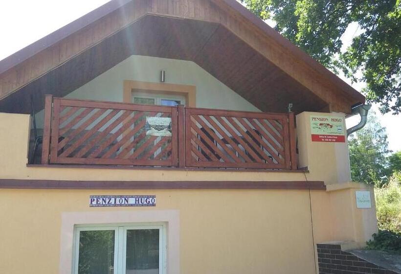 1 Szobás Apartman Erkéllyel, Penzion Hugo