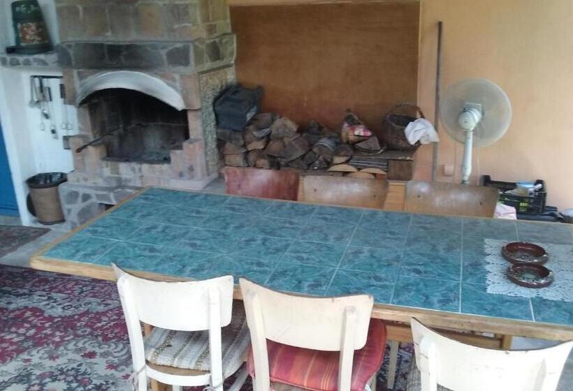 1 Szobás Apartman Erkéllyel, Penzion Hugo