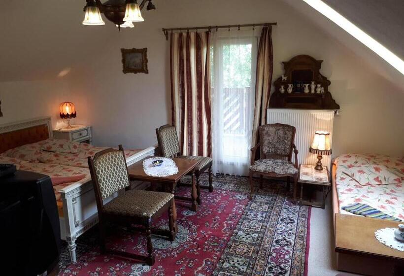 1 Szobás Apartman Erkéllyel, Penzion Hugo