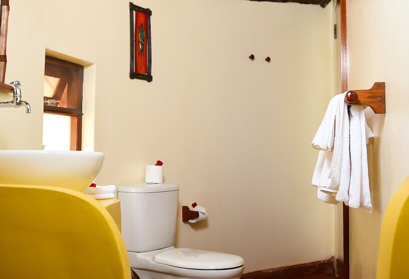 تختخواب در اتاق مشترک, Amazing Kenya Retreat