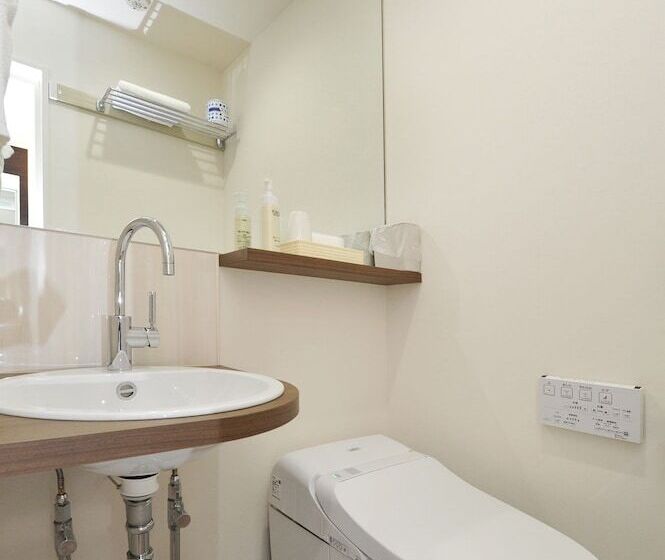 اتاق استاندارد یک نفره, Jin Morioka Ekimae