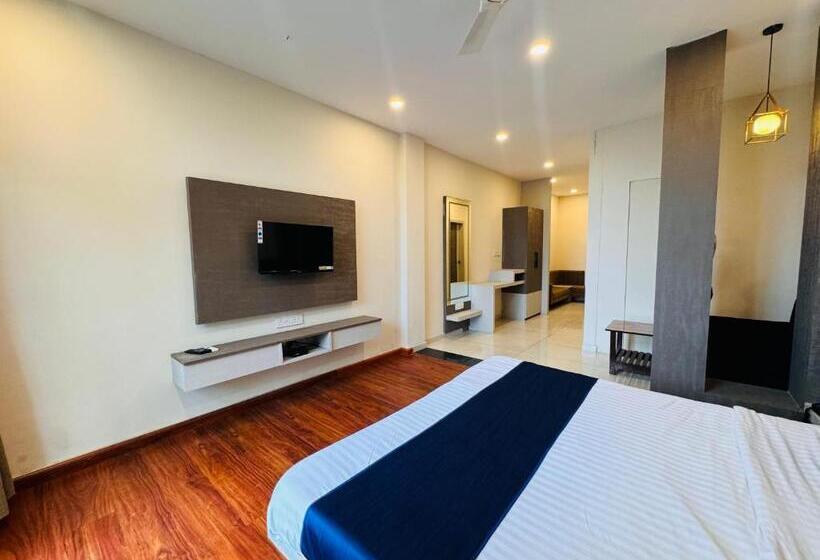 اتاق استاندارد با تخت بزرگ, Suryodaya