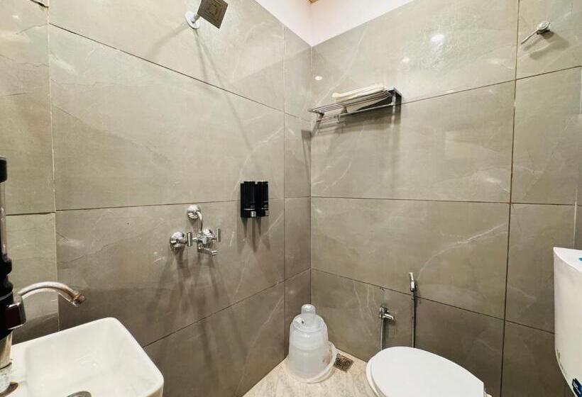 اتاق لوکس, Suryodaya