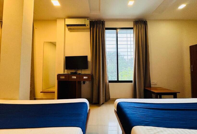 اتاق لوکس خانوادگی, Suryodaya