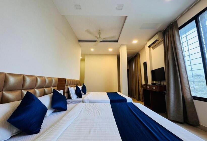 اتاق لوکس خانوادگی, Suryodaya