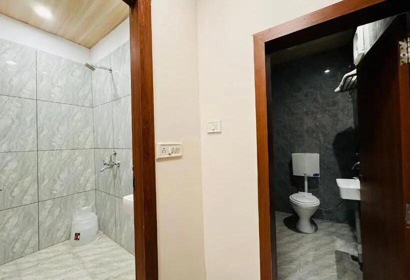 اتاق لوکس خانوادگی, Suryodaya