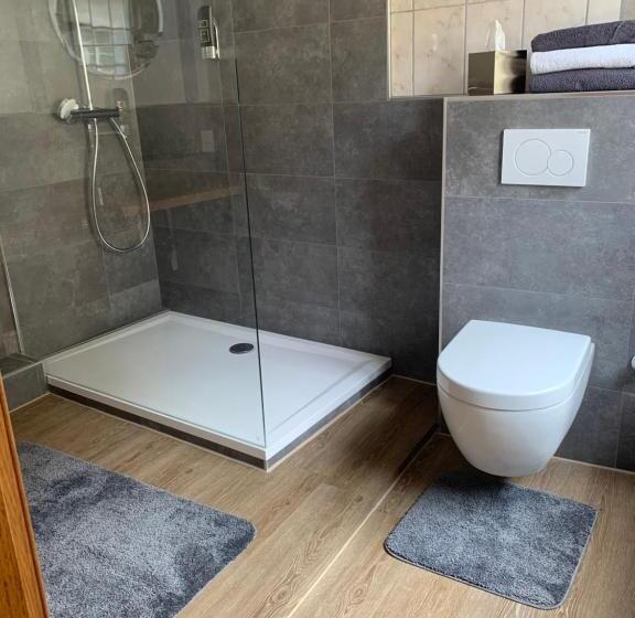 스탠다드 룸, Zur Post