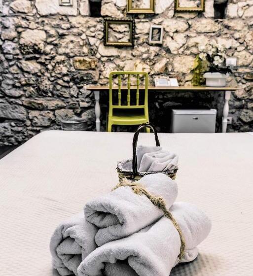 חדר סטנדרט לשלושה, B&b Siracusa