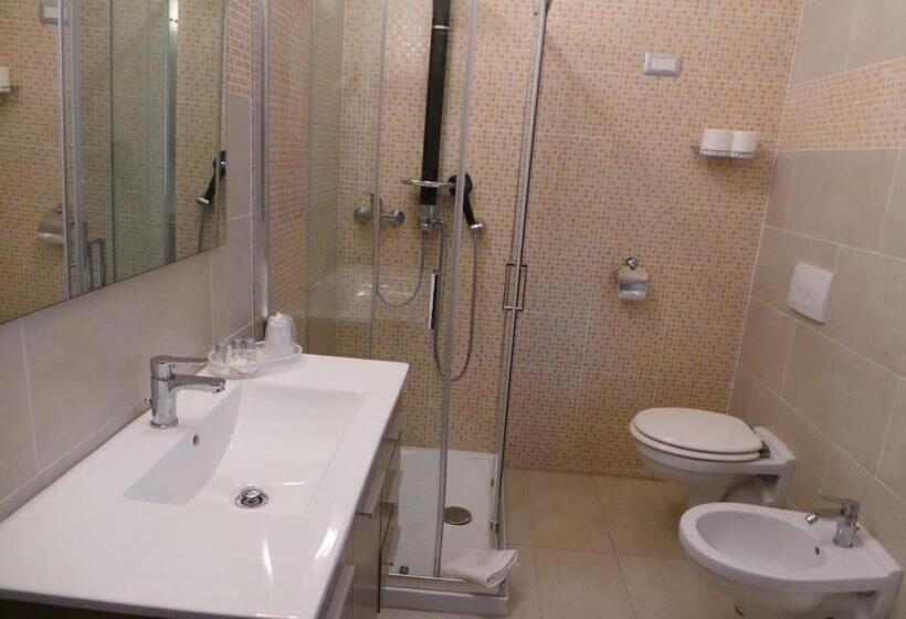 스탠다드 트리플 발코니 룸, Europa