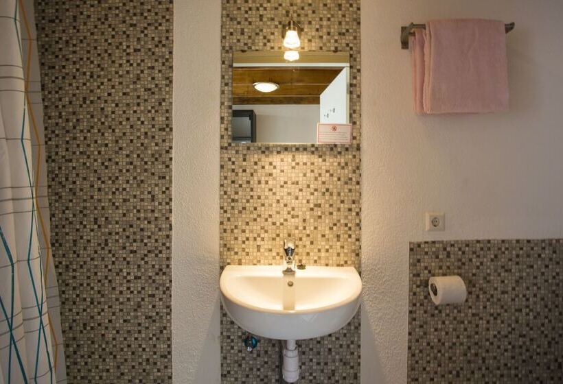 استودیوی لوکس, Willemstad Resort