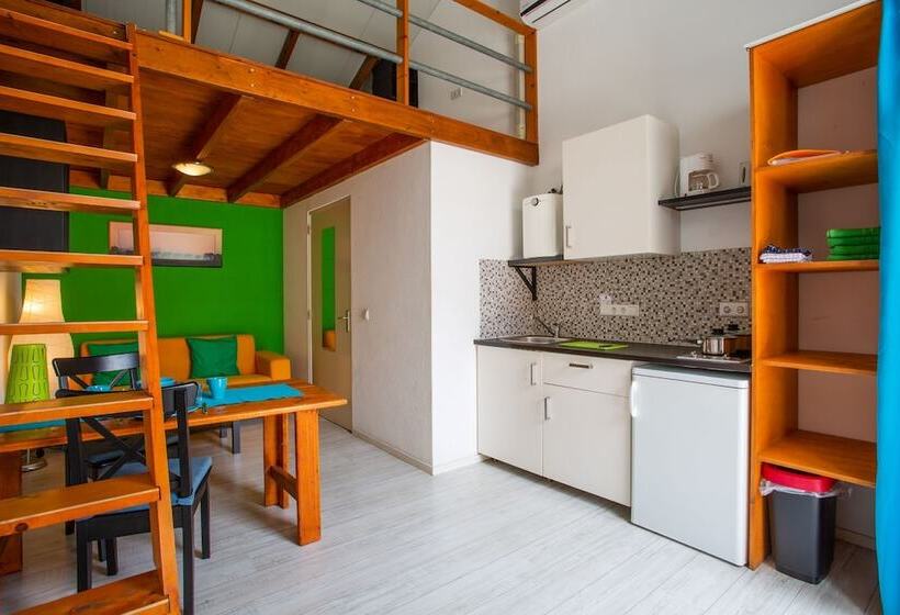 استودیوی لوکس, Willemstad Resort