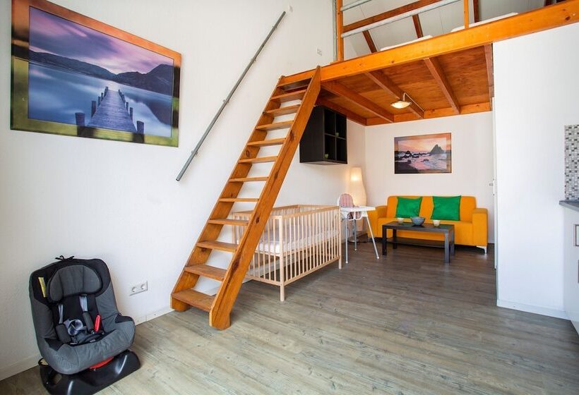 استودیوی لوکس, Willemstad Resort