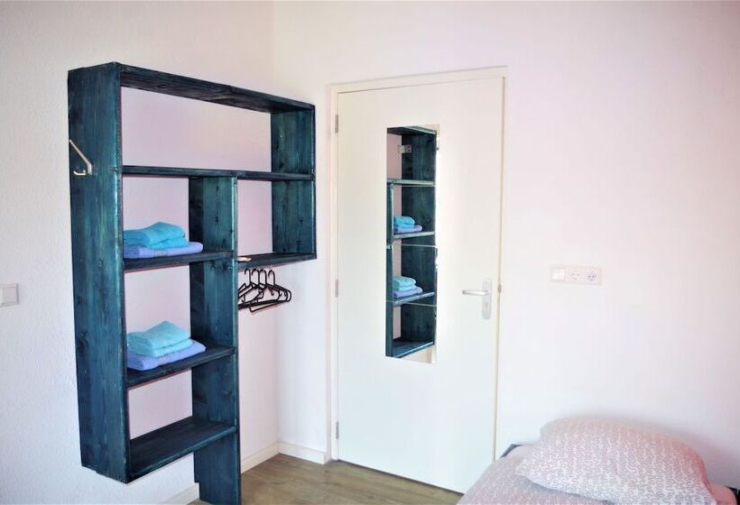 استودیوی استاندارد, Willemstad Resort