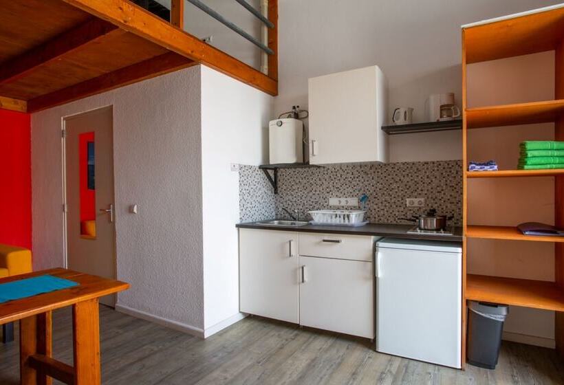 استودیوی لوکس, Willemstad Resort