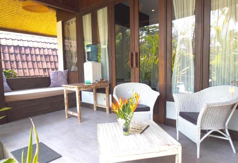 Трехместный Номер Стандарт Вид на Бассейн, Gili Air Bungalows