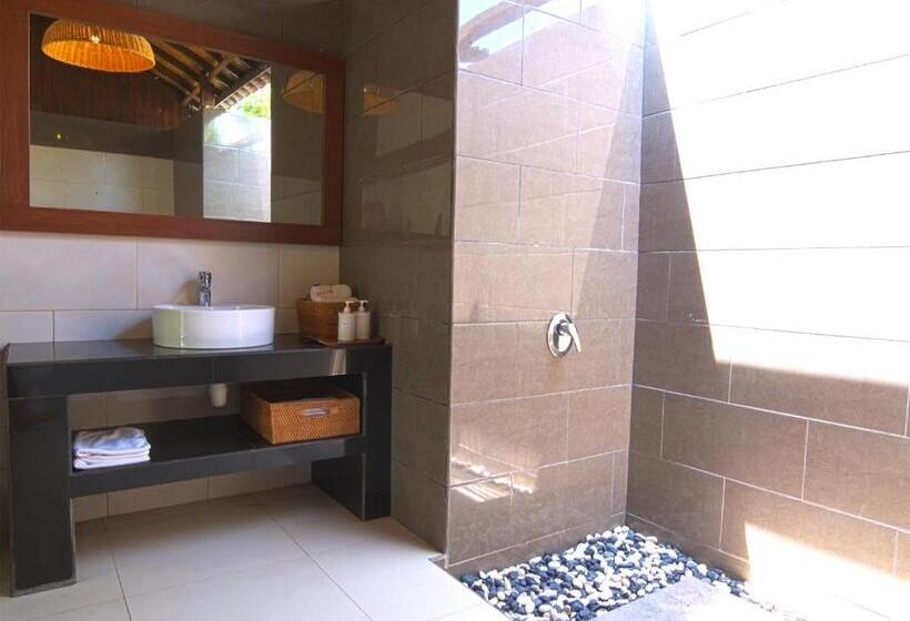 プールの見えるスタンダードトリプルルーム, Gili Air Bungalows