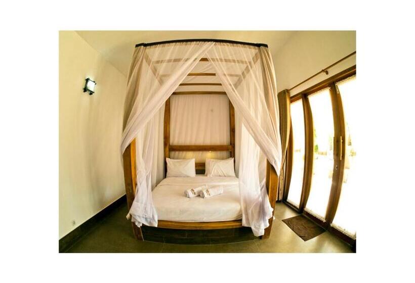 Трехместный Номер Стандарт с Балконом, Gili Air Bungalows