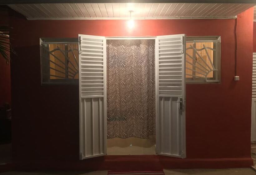 بانگلوی استاندارد, Homelidays