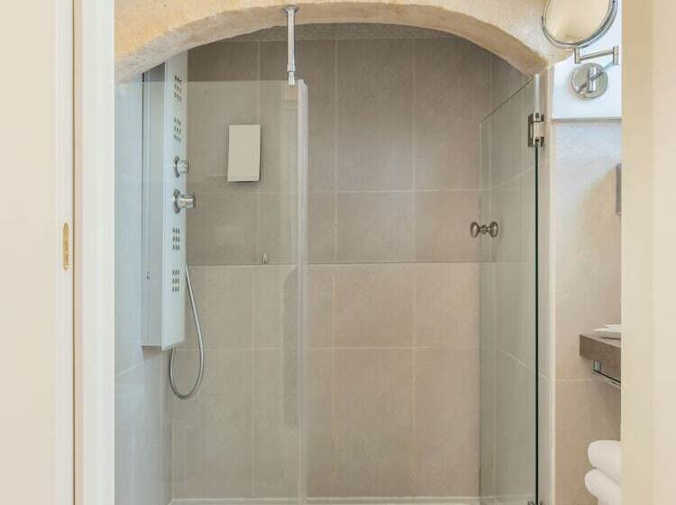 标准间, Palazzo Degli Abati