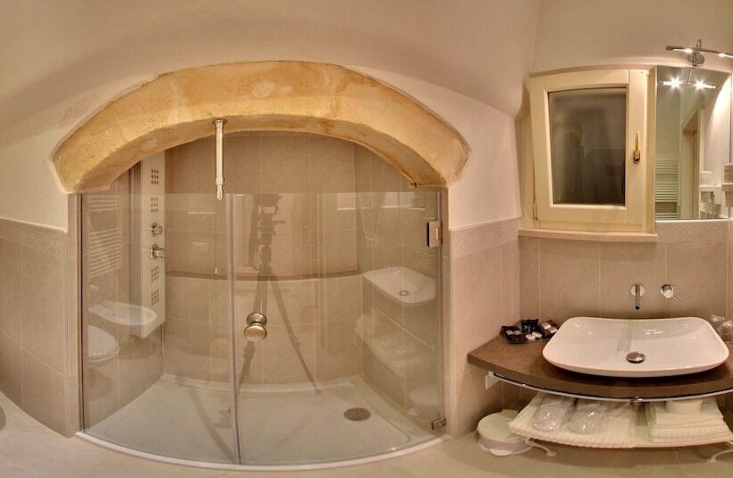 标准间, Palazzo Degli Abati