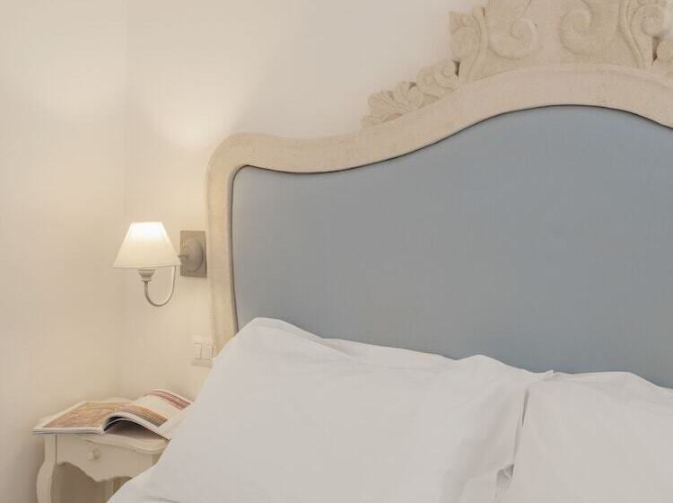 标准间, Palazzo Degli Abati