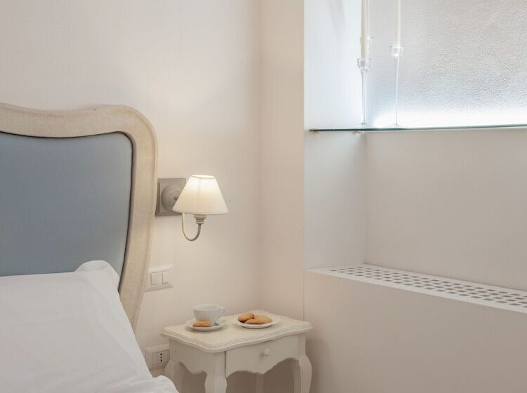 标准间, Palazzo Degli Abati