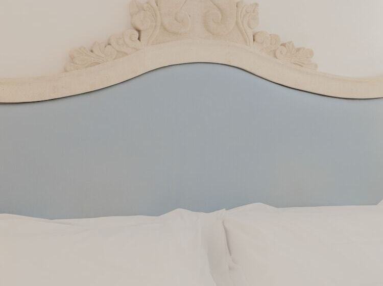 标准间, Palazzo Degli Abati