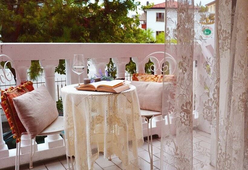 اتاق استاندارد سه نفره, Venice Lion Residence Vespucci