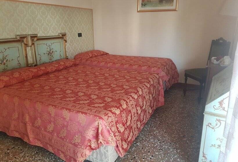 اتاق استاندارد سه نفره, Venice Lion Residence Vespucci