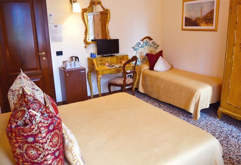 اتاق استاندارد سه تخته با سرویس بهداشتی مشترک, Venice Lion Residence Vespucci