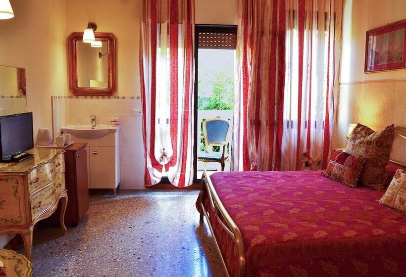 Номер Стандарт, Venice Lion Residence   Vespucci