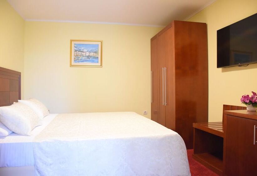 شقة غرفة نوم واحدة مزودة بتراس مطلة على البحر, Villa Mila