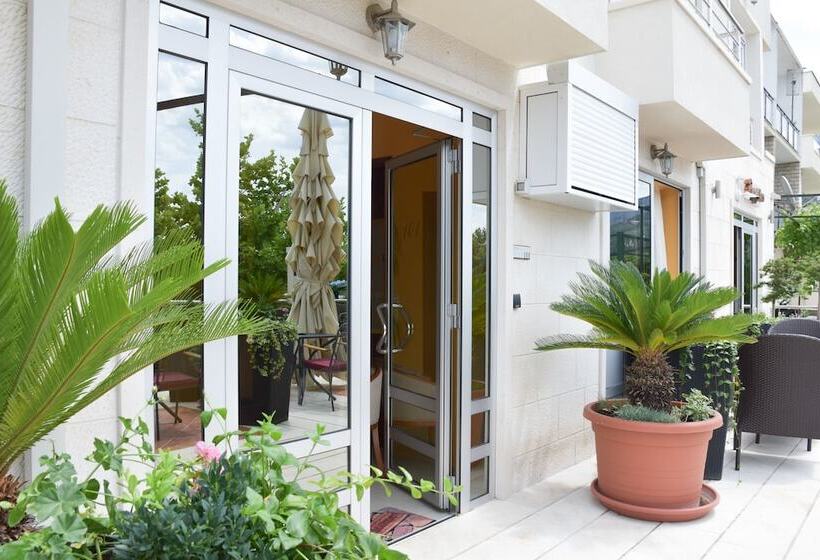 شقة غرفة نوم واحدة مزودة بتراس مطلة على البحر, Villa Mila