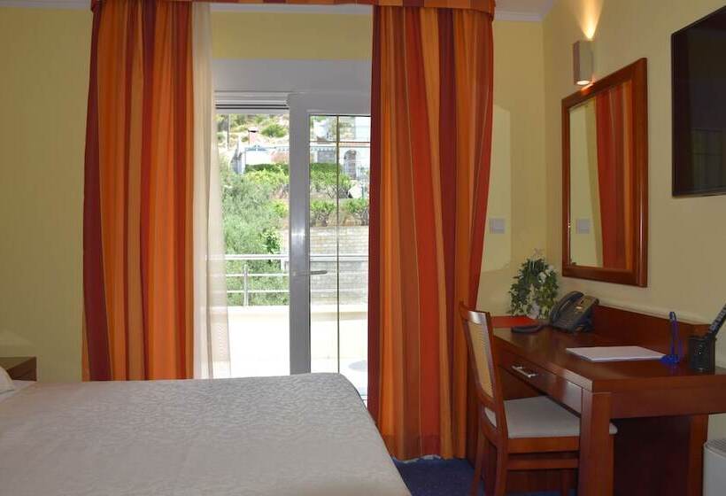 غرفة عائلية, Villa Mila