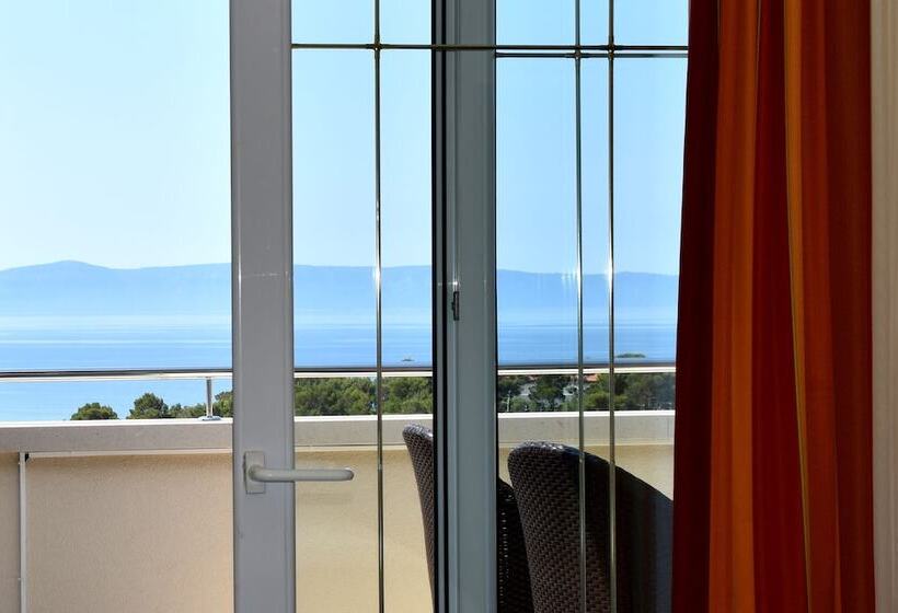 غرفة قياسية مطلّة علي البحر مزوَّدة بتراس, Villa Mila