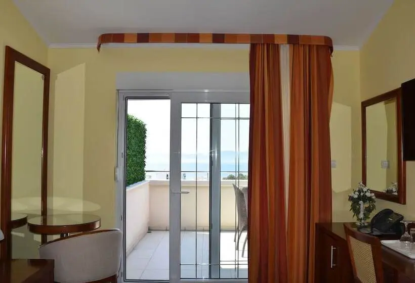 Standardzimmer mit Meerblick & Terrasse, Villa Mila
