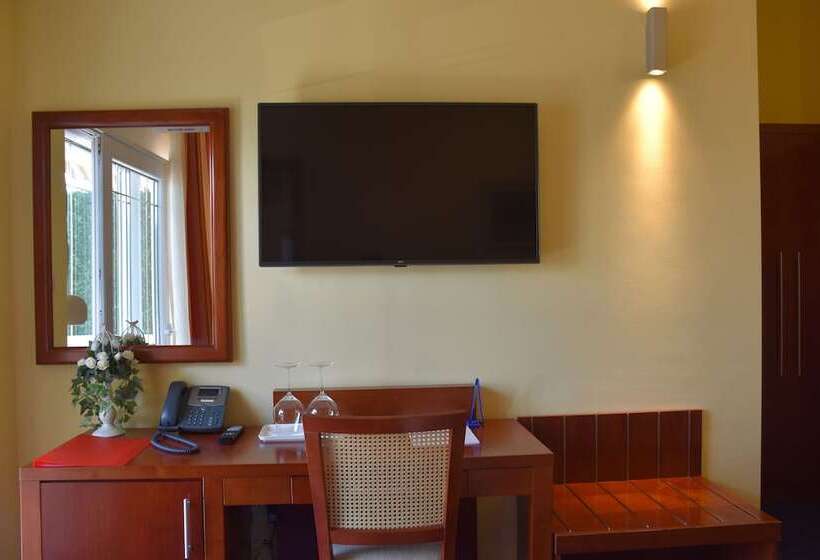 غرفة قياسية مطلّة علي البحر مزوَّدة بتراس, Villa Mila