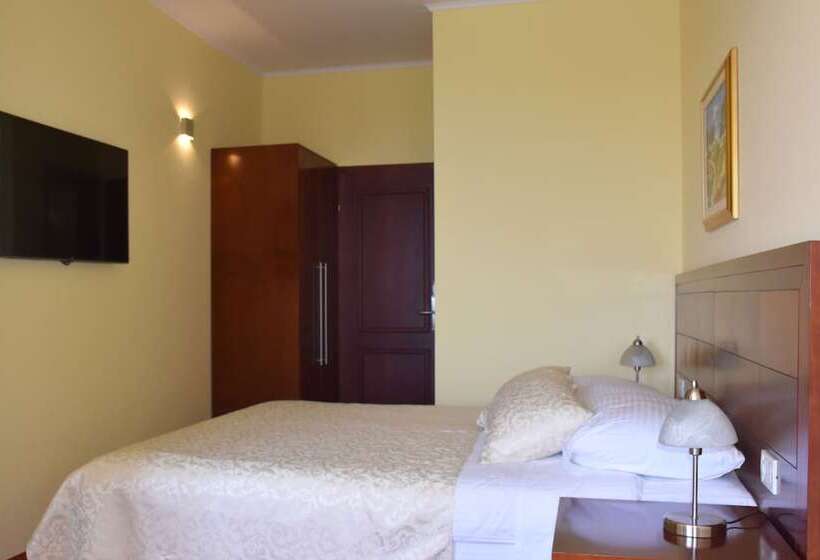 غرفة قياسية مطلّة علي البحر, Villa Mila